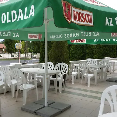 Отель Holdfeny 3*