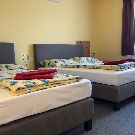 Holdfény Kápolnásnyék