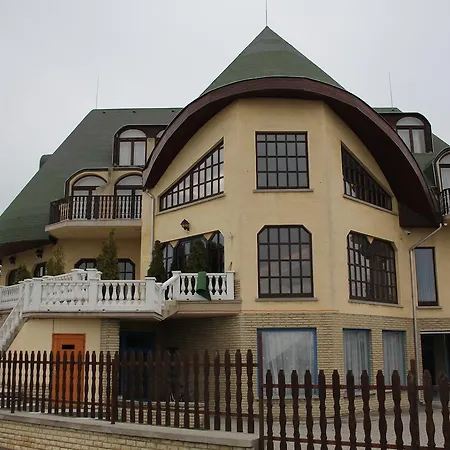 Hotel Holdfeny
