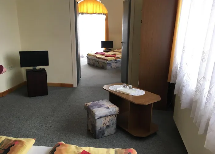 Holdfény Szálloda Kápolnásnyék